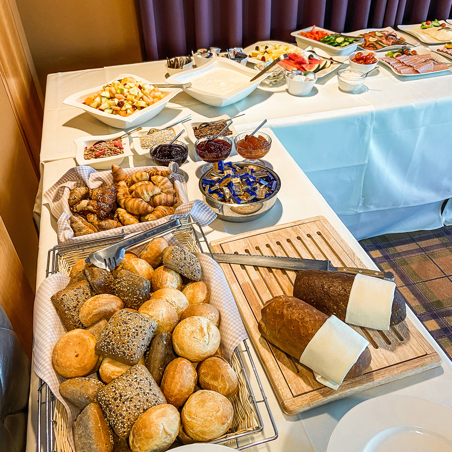 Buffet beim Business Frühstück, Datenschutzkonferenz, im Lind Hotel in Rietberg.